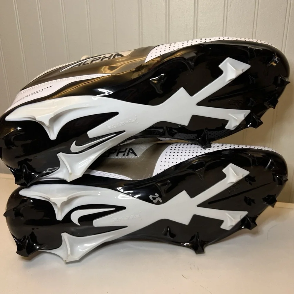 Nike Alpha Menace 4 Pro Football Cleats Mens 13 White Black FZ7702-105 New Shoe
